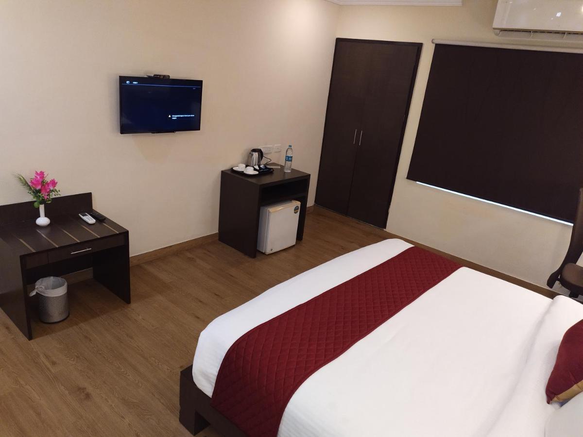 Hotel Ashok Residency Ченнаи Экстерьер фото