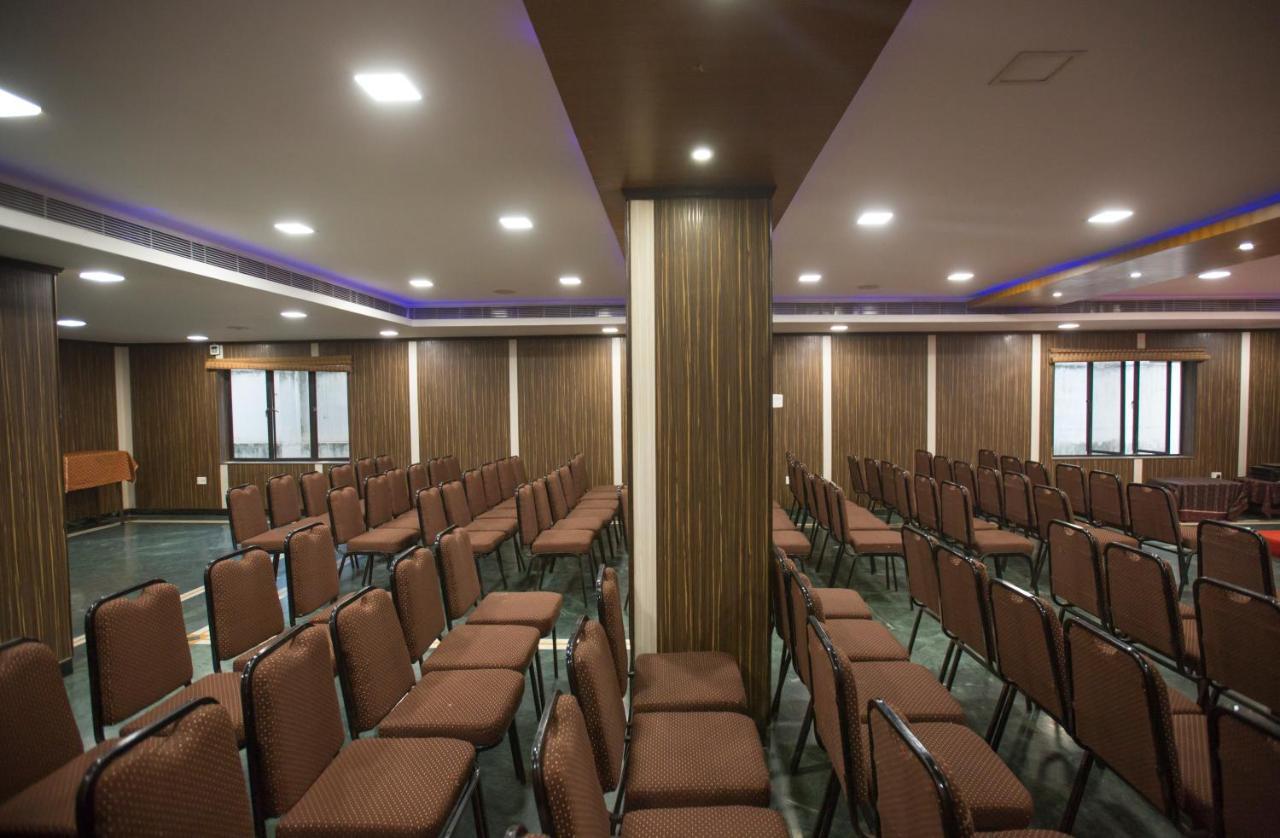 Hotel Ashok Residency Ченнаи Экстерьер фото