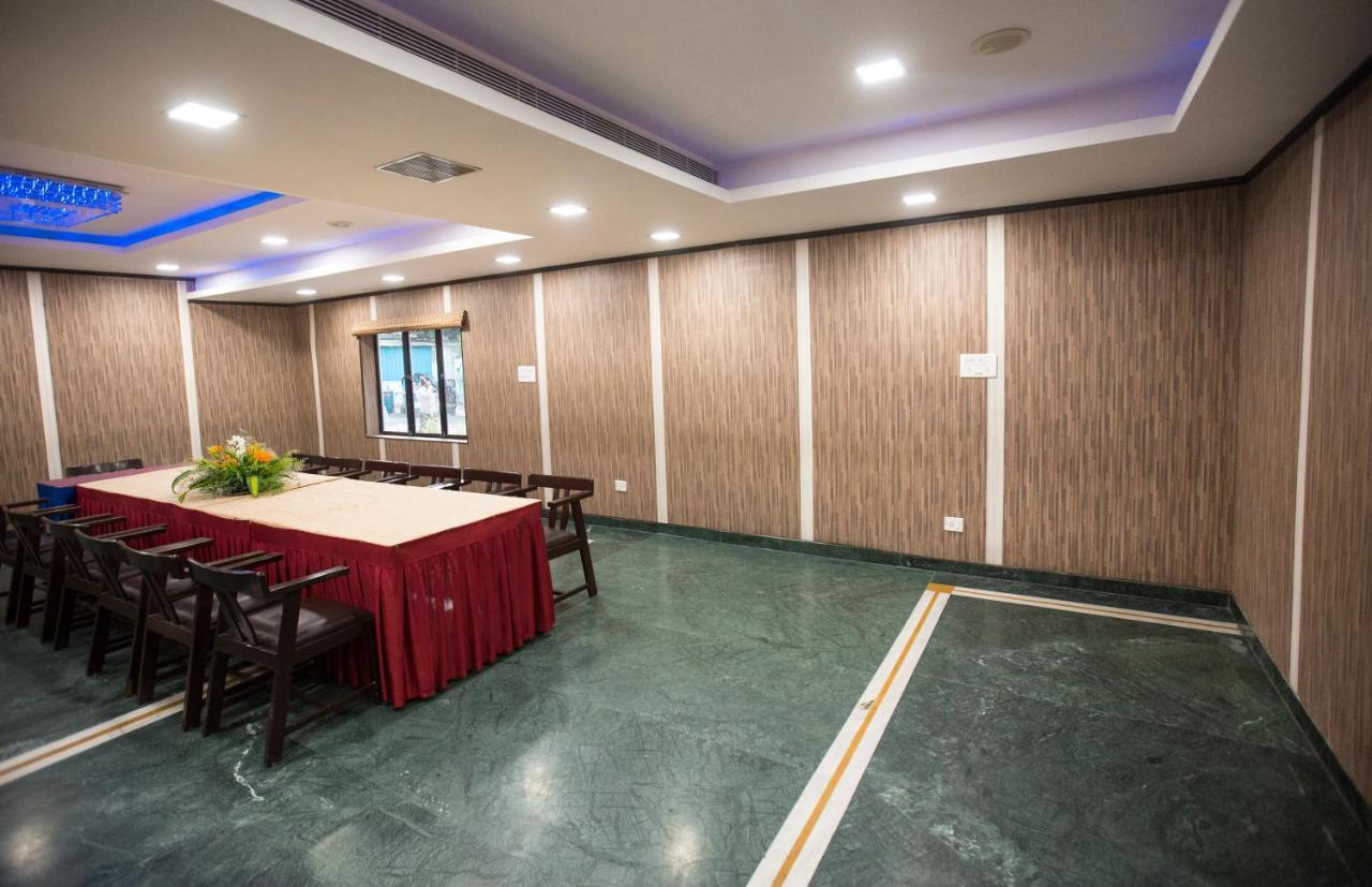 Hotel Ashok Residency Ченнаи Экстерьер фото